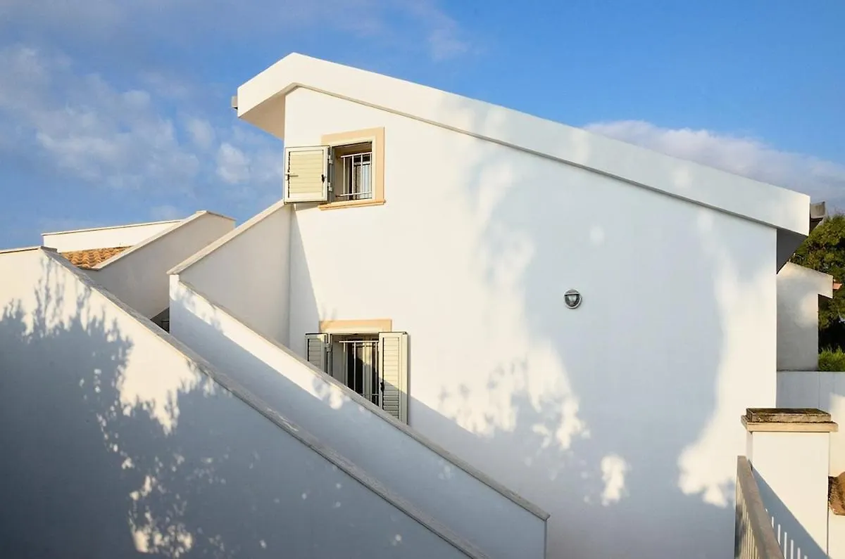 Villa Sole Con Accesso Diretto Alla Spiaggia Santa Maria Del Focallo Tatil Evi